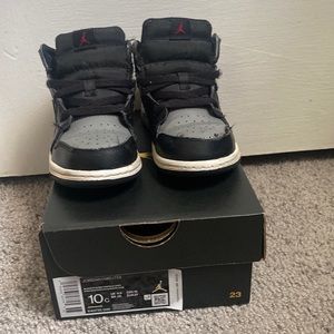 Jordan 1 Mid Toddler Sneaker